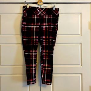 Pink plaid Torrid pixie leggings like new